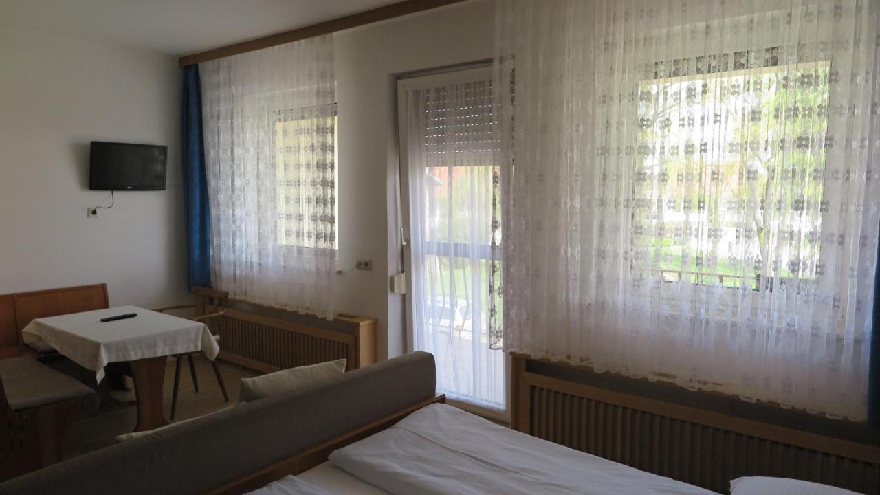 Gaestehaus Andreas Kroiss Илмиц Стая снимка